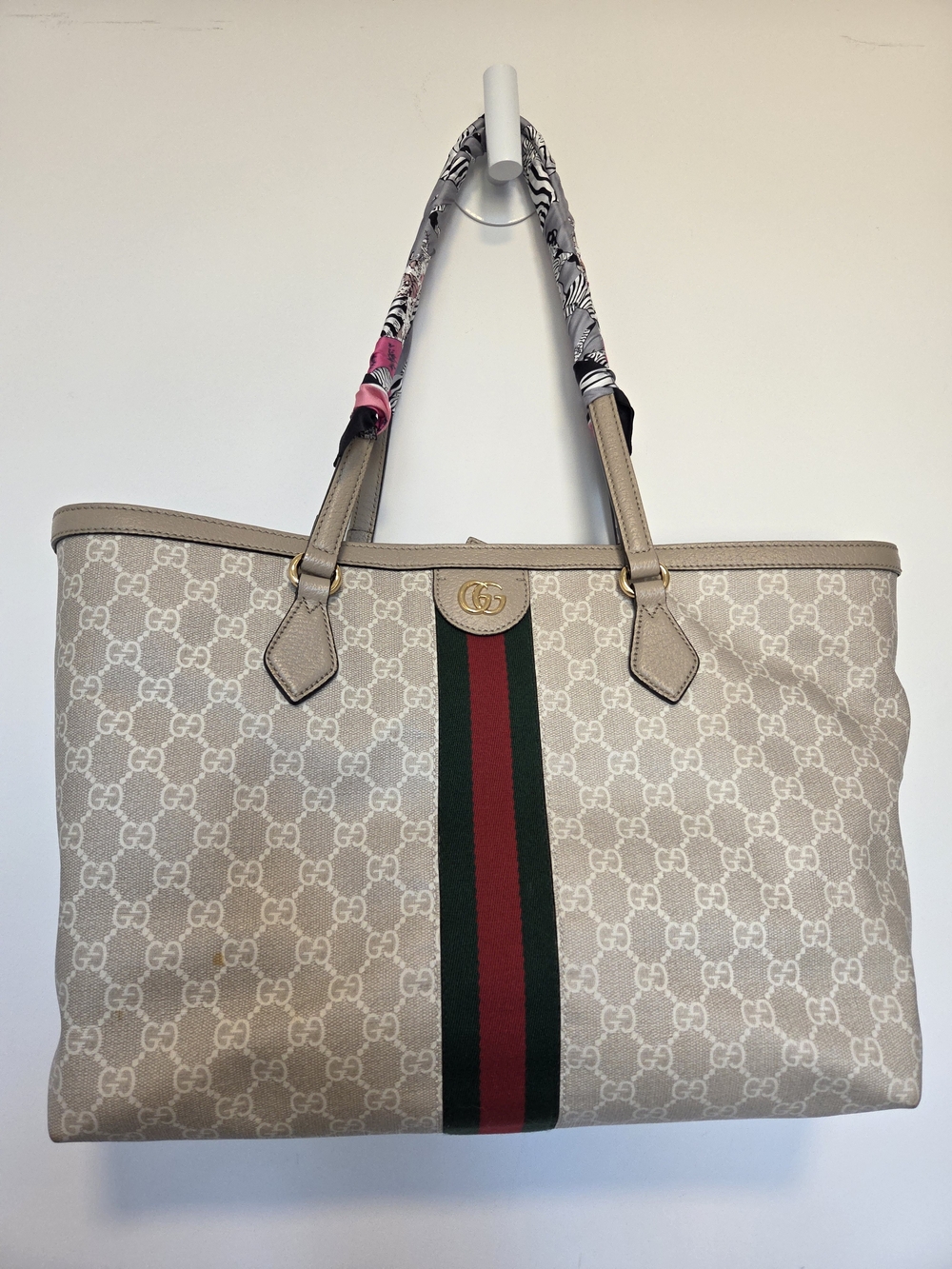 Gucci Beige GG Supreme Canvas Tote with Red & Green Web Stripe